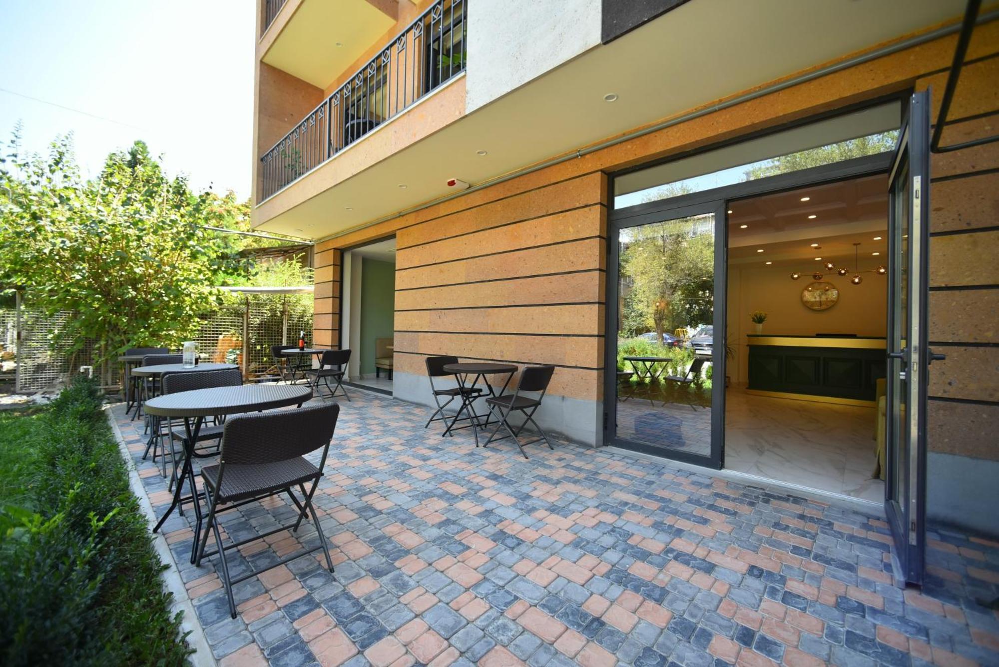 Hotel Avenue 30 Yerevan Exterior photo